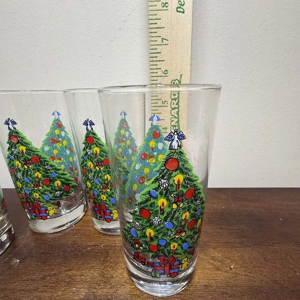 Vintage 1991 Christmas Treasure Set of 4 Drinking Glass Tumblers By Action Ind.